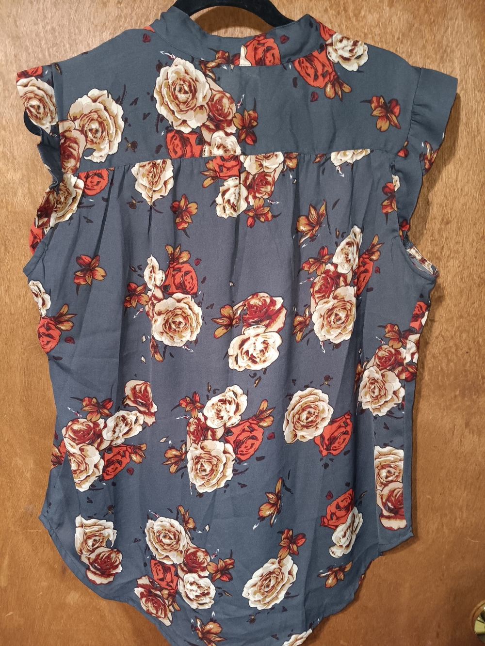 Sleeveless Gray Tie-Neck Floral Blouse with Rust & Cream Roses - Picture 2 of 3